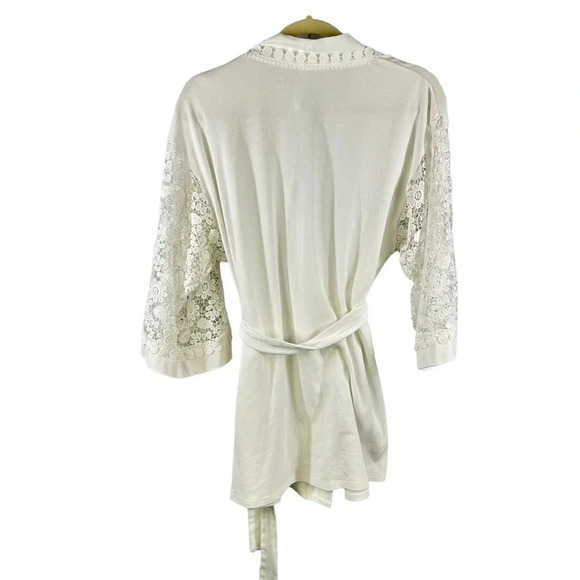 Flora Nikrooz Lana Robe Large Lace Sleeves - Picture 2 of 16